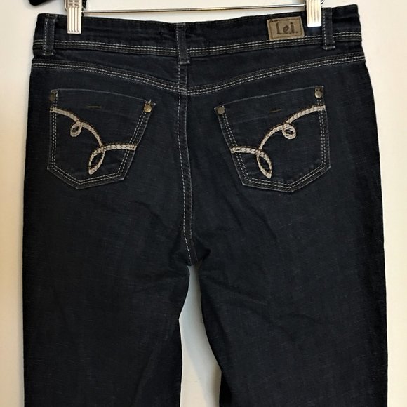 L.E.I. "Sophia Hiphugger Flair" Jeans  |  Size 3 - Picture 8 of 14
